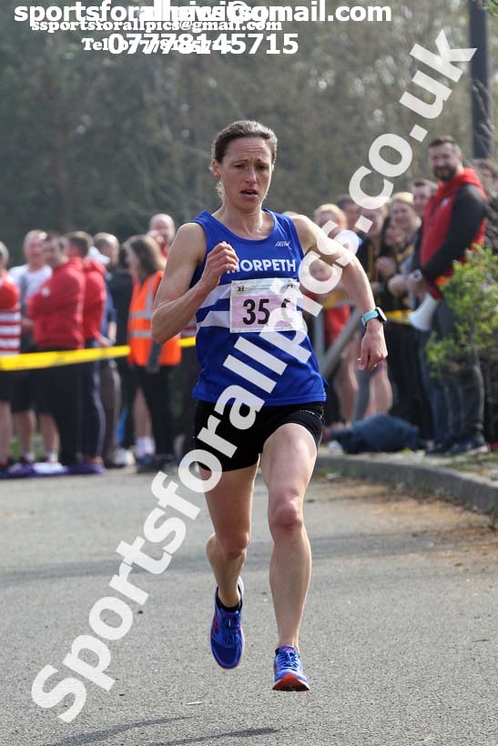 Senior womens 2019 Elswick Harirers Good Friday Road Relay, Newburn, Newcastle. Photo:  David T. Hewitson/Sports for All Pics